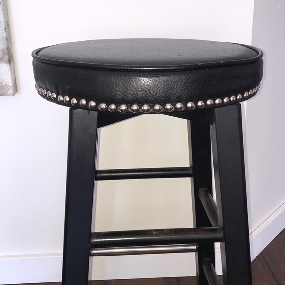 Rustic barstool - Picture 2 of 2